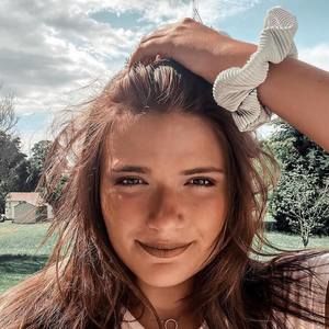 Meet your Posher, Adele